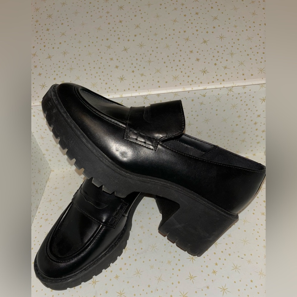 Black loafer shoes🖤